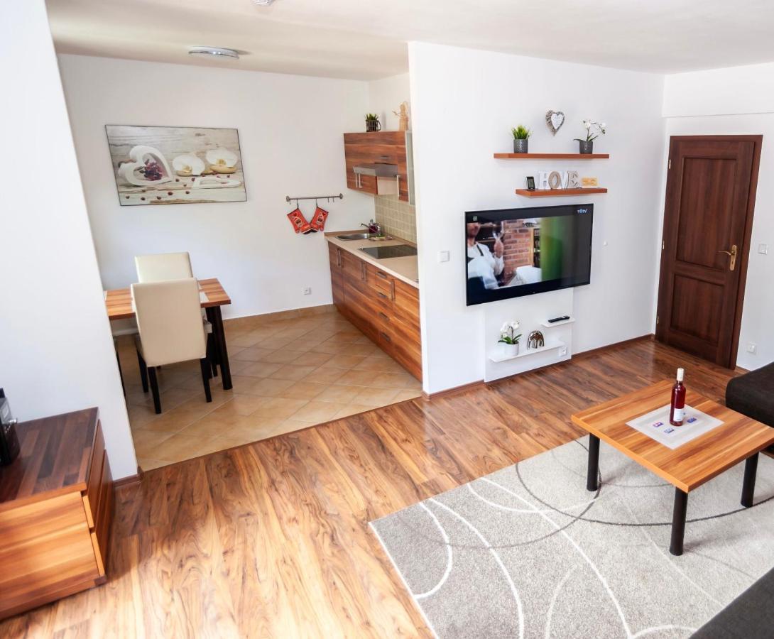 Ferienwohnung Vila Helena - Apartman Helena 15 Ruzomberok Exterior foto